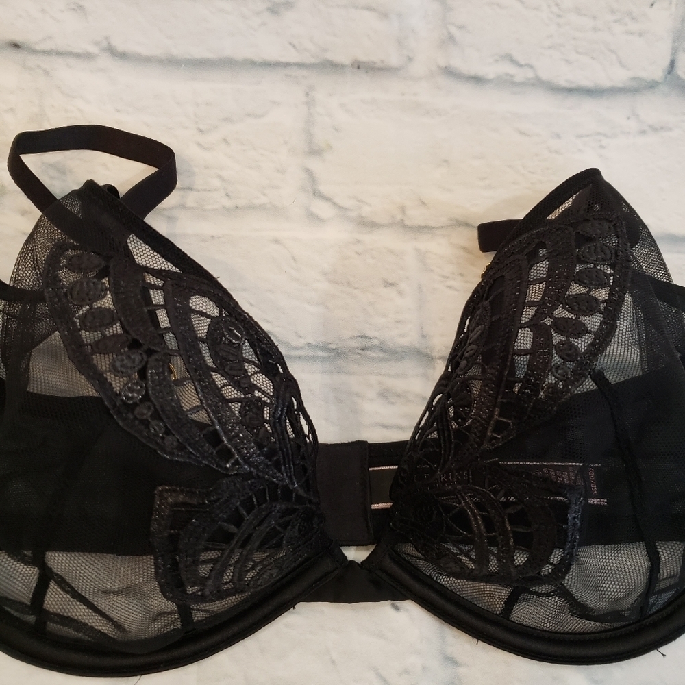 Victoria's Secret size 36D - Picture 2 of 7
